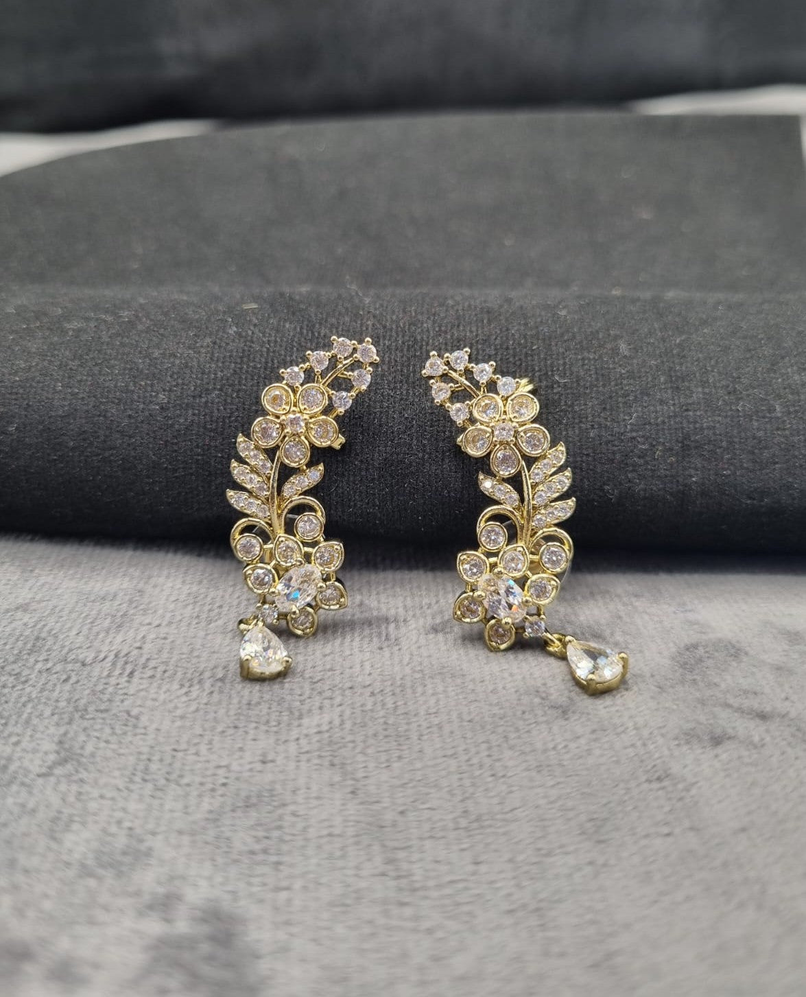 Golden Blossom Elegant Floral Vine Ear Crawlers